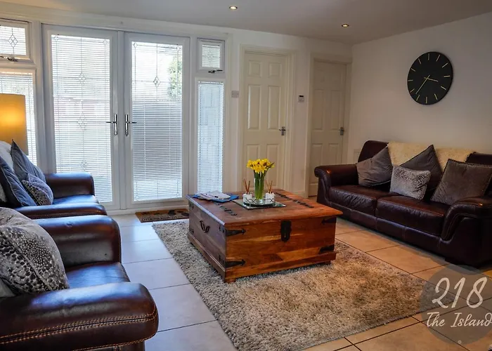 The Cabin, Glan Gwna